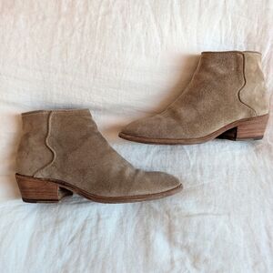 Frye Carson Piping Bootie size 7